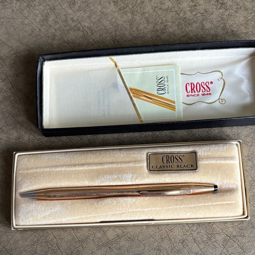 Classic Black Pen - Gold gently used